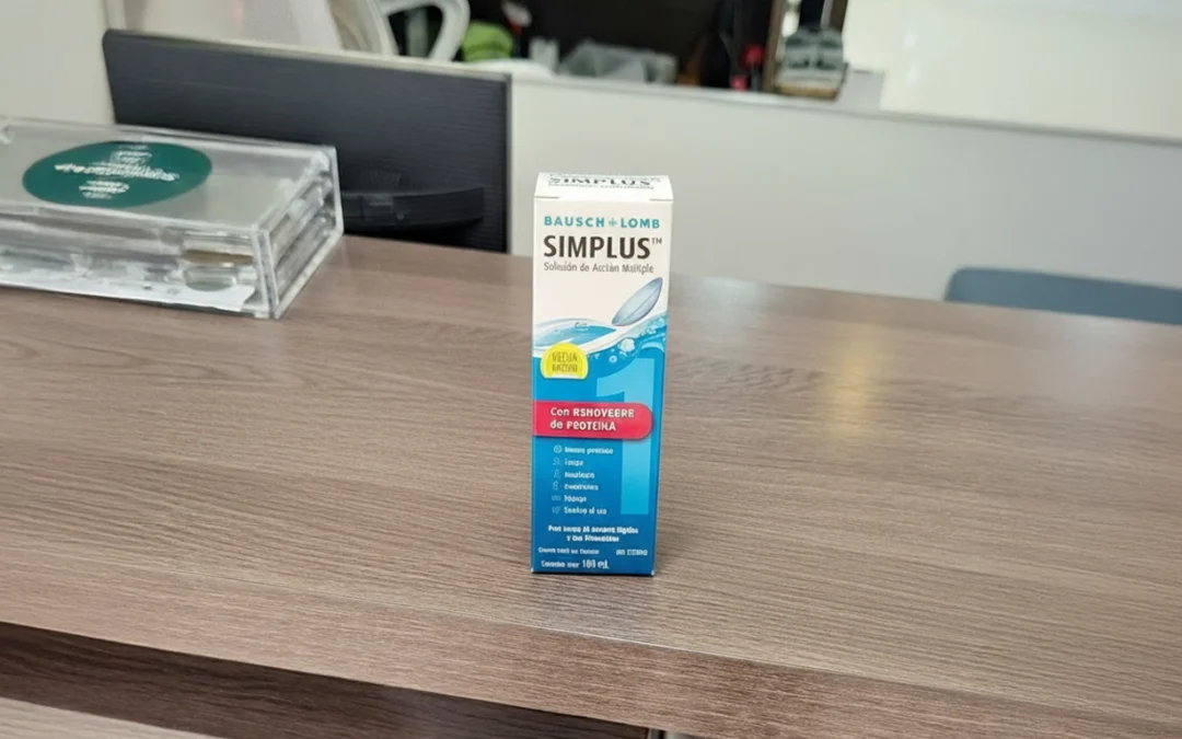 El mejor líquido todo en uno para lentes RGP que limpia, desinfecta y remueve proteína (Bausch + Lomb Simplus™)